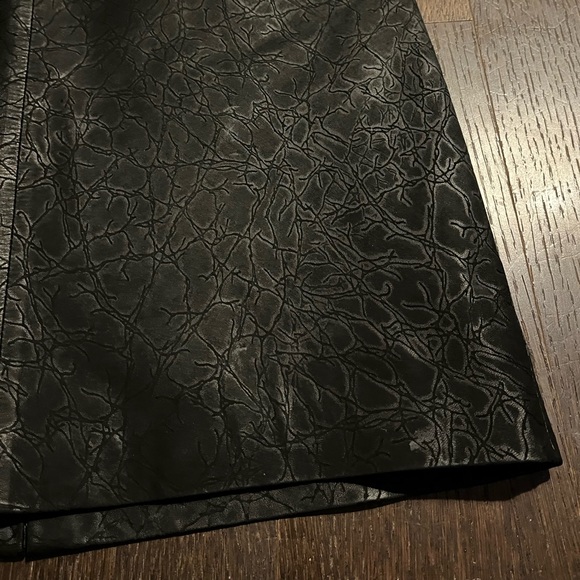 Vintage Designer Leather/ Snake Skin Print Black Midi Skirt Size 4 - Picture 2 of 10